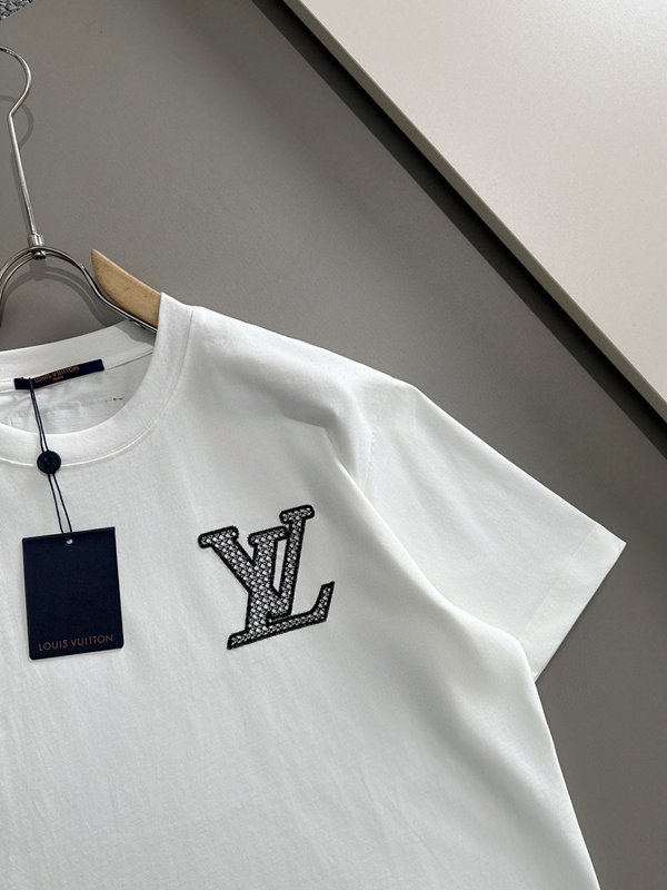 ブランドTシャツ側面デザイン